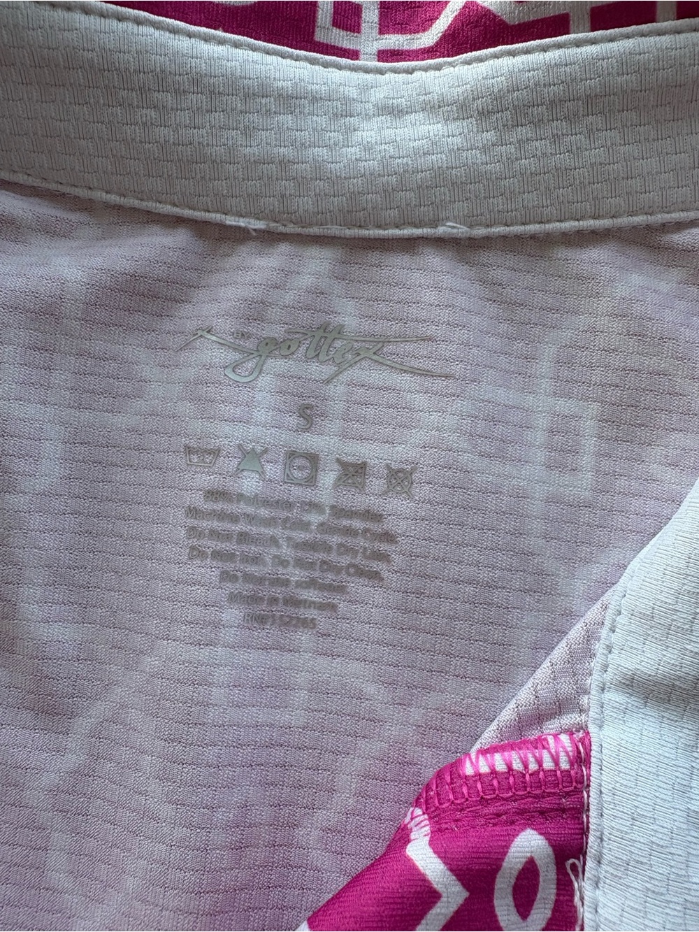 Gottex Sleeveless Golf Top in Pink Geo - Picture 3 of 3